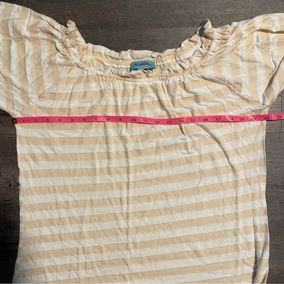Striped Batwing Off The Shoulder Top. - Picture 6 of 7